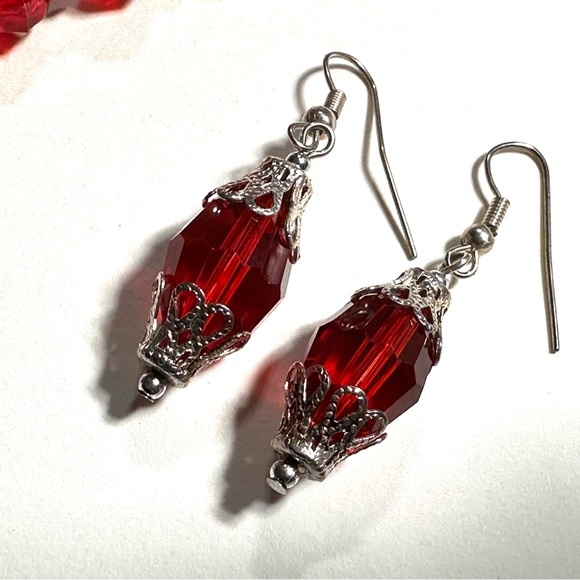 Festive Red Necklace Stretch Bracelet & Dangle Earrings Set Great Holiday Gift - Picture 3 of 7